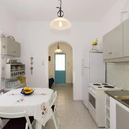 Seafront Quiet House With Bbq In Molos