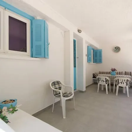 بيت للعطل Seafront Quiet House With Bbq In Molos باروس