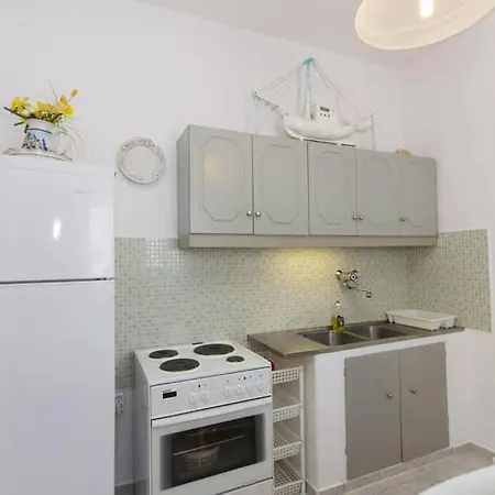 Seafront Quiet House With Bbq In Molos بيت للعطل